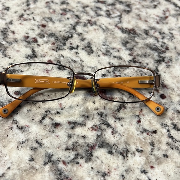 Coach Frame - Picture 2 of 6